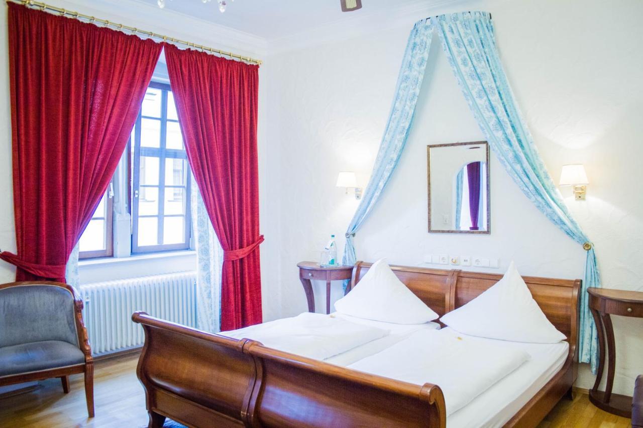 Vier Jahreszeiten Hotel 3*